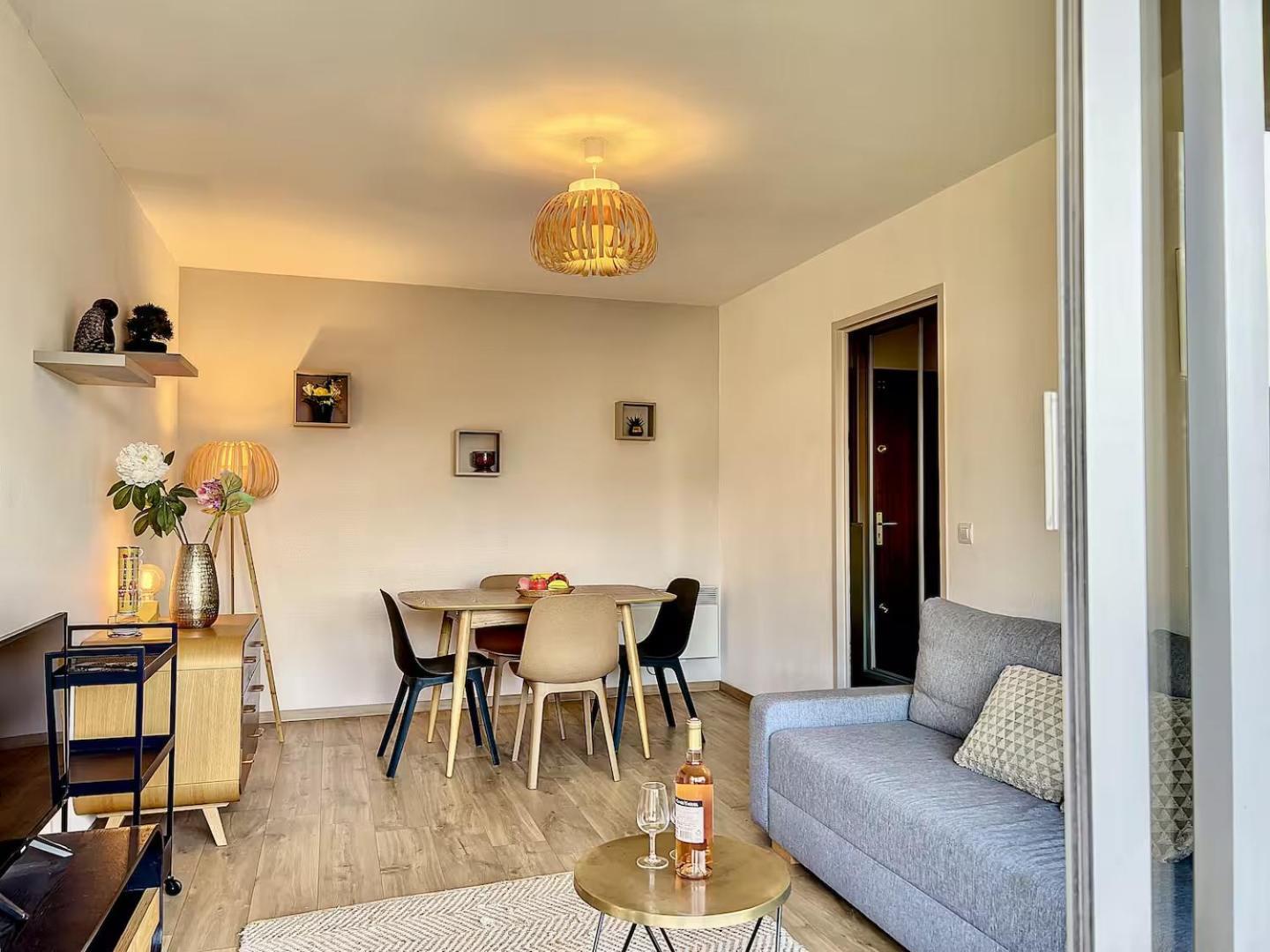 Cosy T2 Terrasse Sud - Centre Deauville Et Hippodrome Exterior photo
